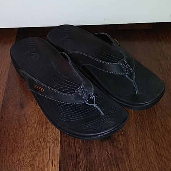 crocs ella comfortpath flip